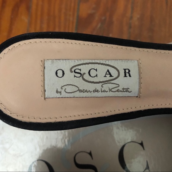 Oscar De La Renta Black Heeled Shoes w/ Buckle - Picture 2 of 5